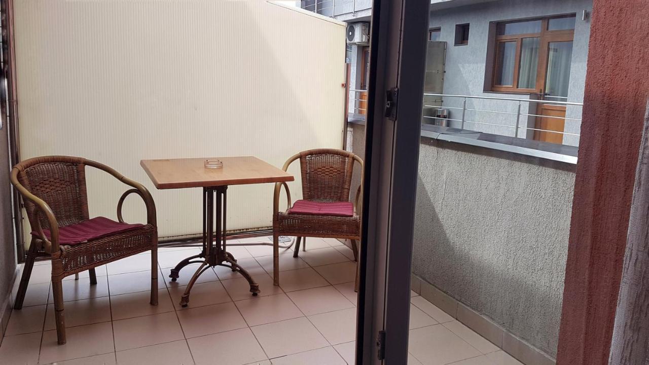 קלוז'-נאפוקה Hotel Alexis מראה חיצוני תמונה
