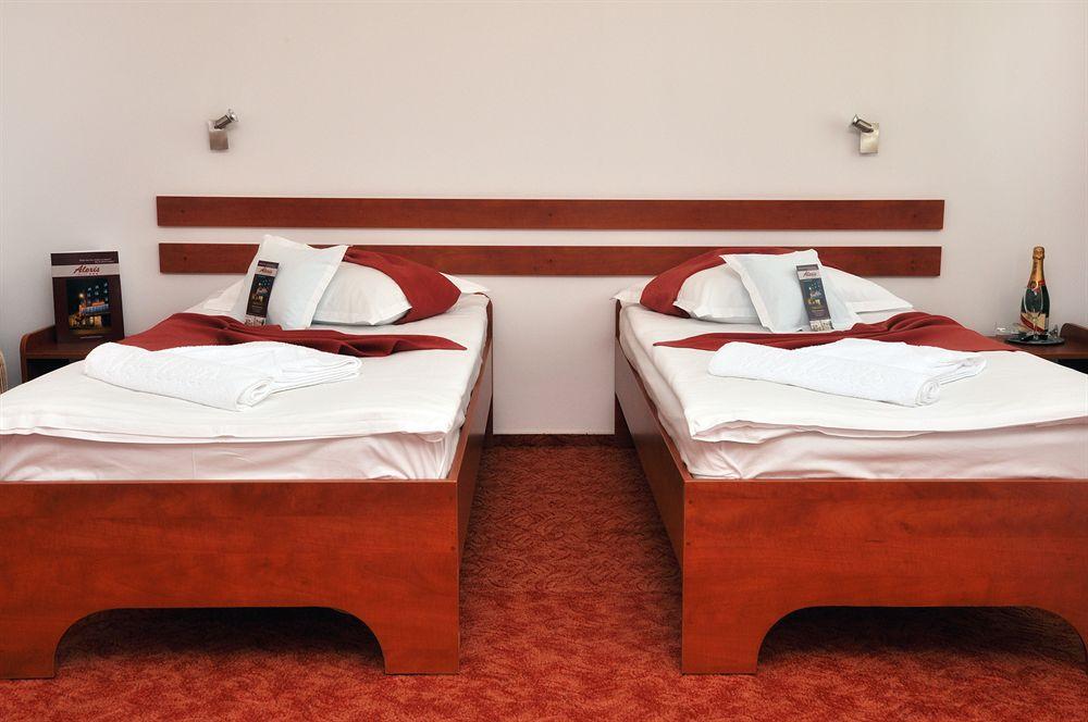קלוז'-נאפוקה Hotel Alexis מראה חיצוני תמונה