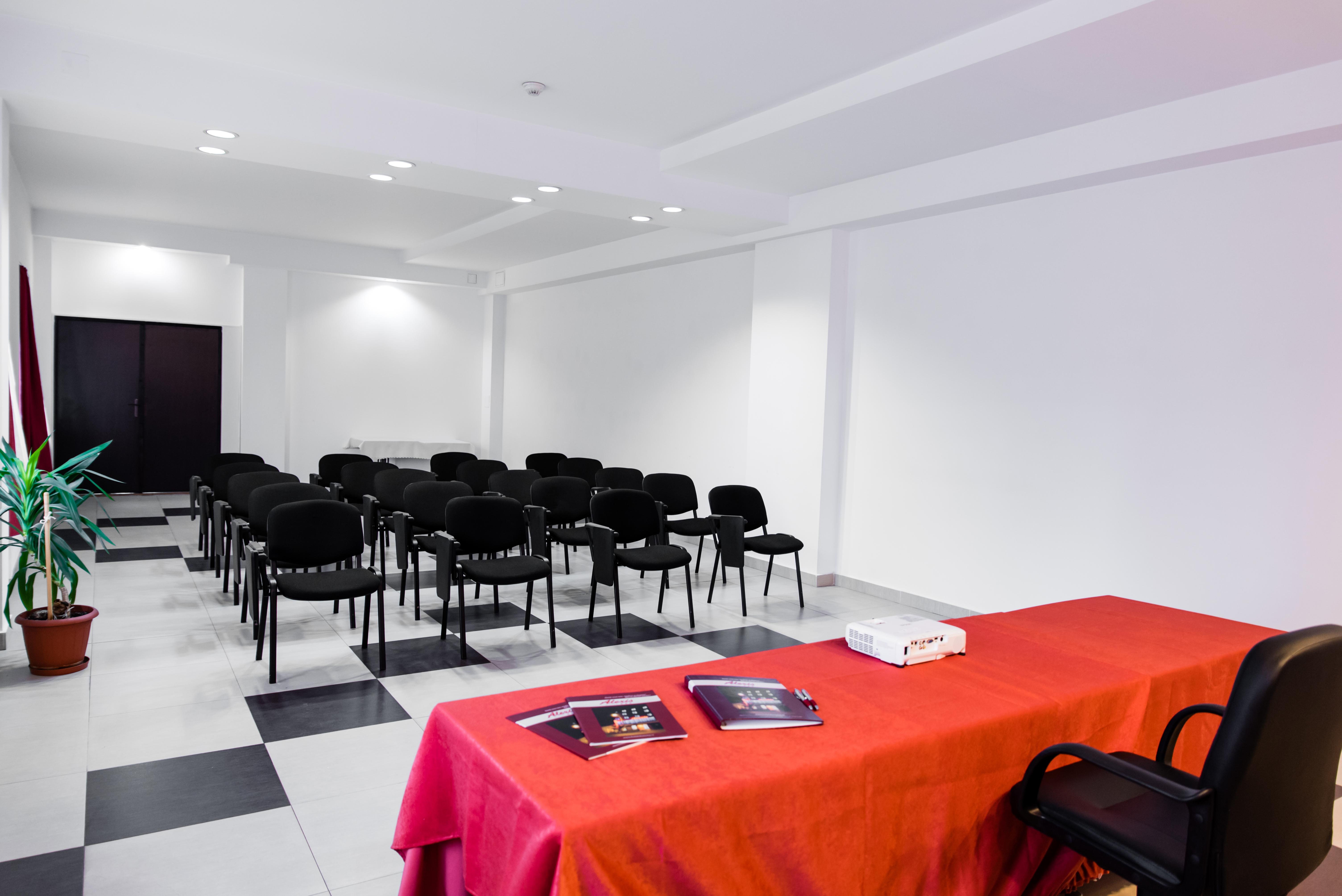 קלוז'-נאפוקה Hotel Alexis מראה חיצוני תמונה