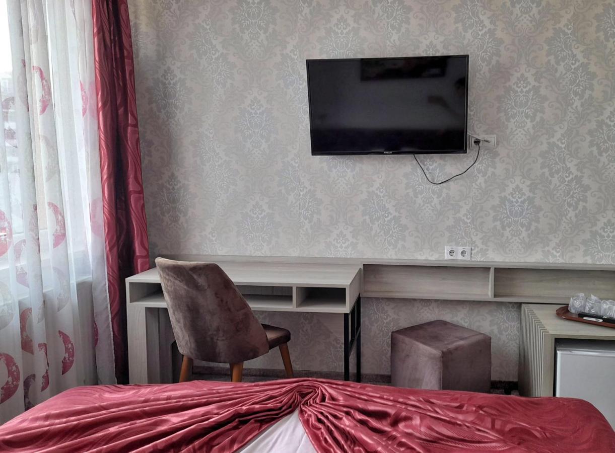 קלוז'-נאפוקה Hotel Alexis מראה חיצוני תמונה