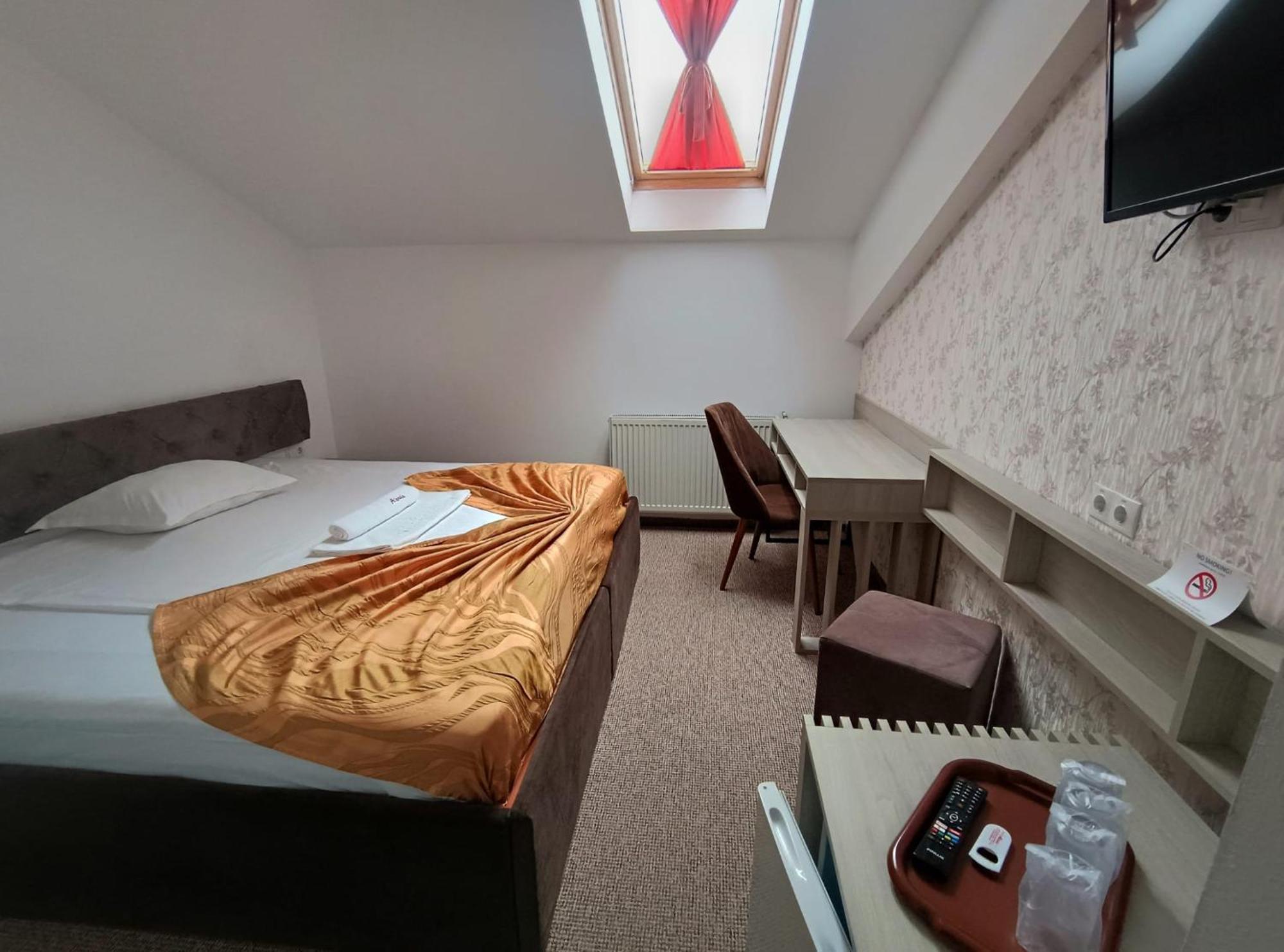 קלוז'-נאפוקה Hotel Alexis מראה חיצוני תמונה