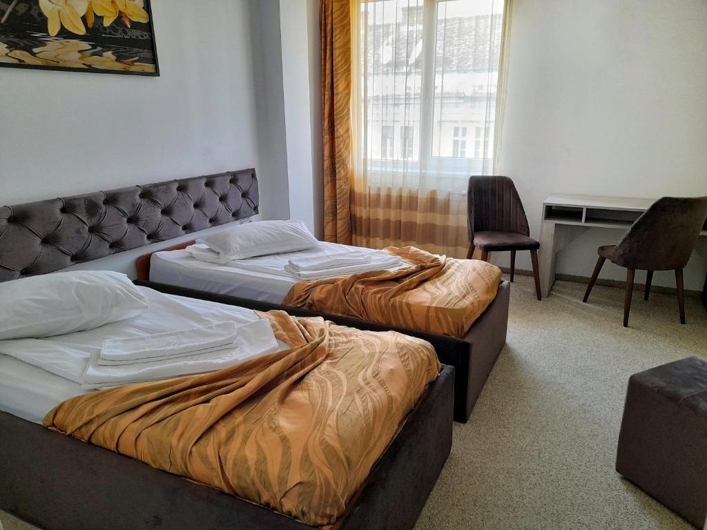 קלוז'-נאפוקה Hotel Alexis מראה חיצוני תמונה