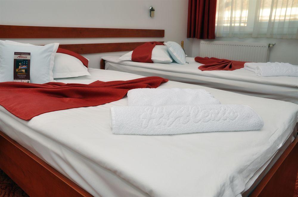 קלוז'-נאפוקה Hotel Alexis מראה חיצוני תמונה