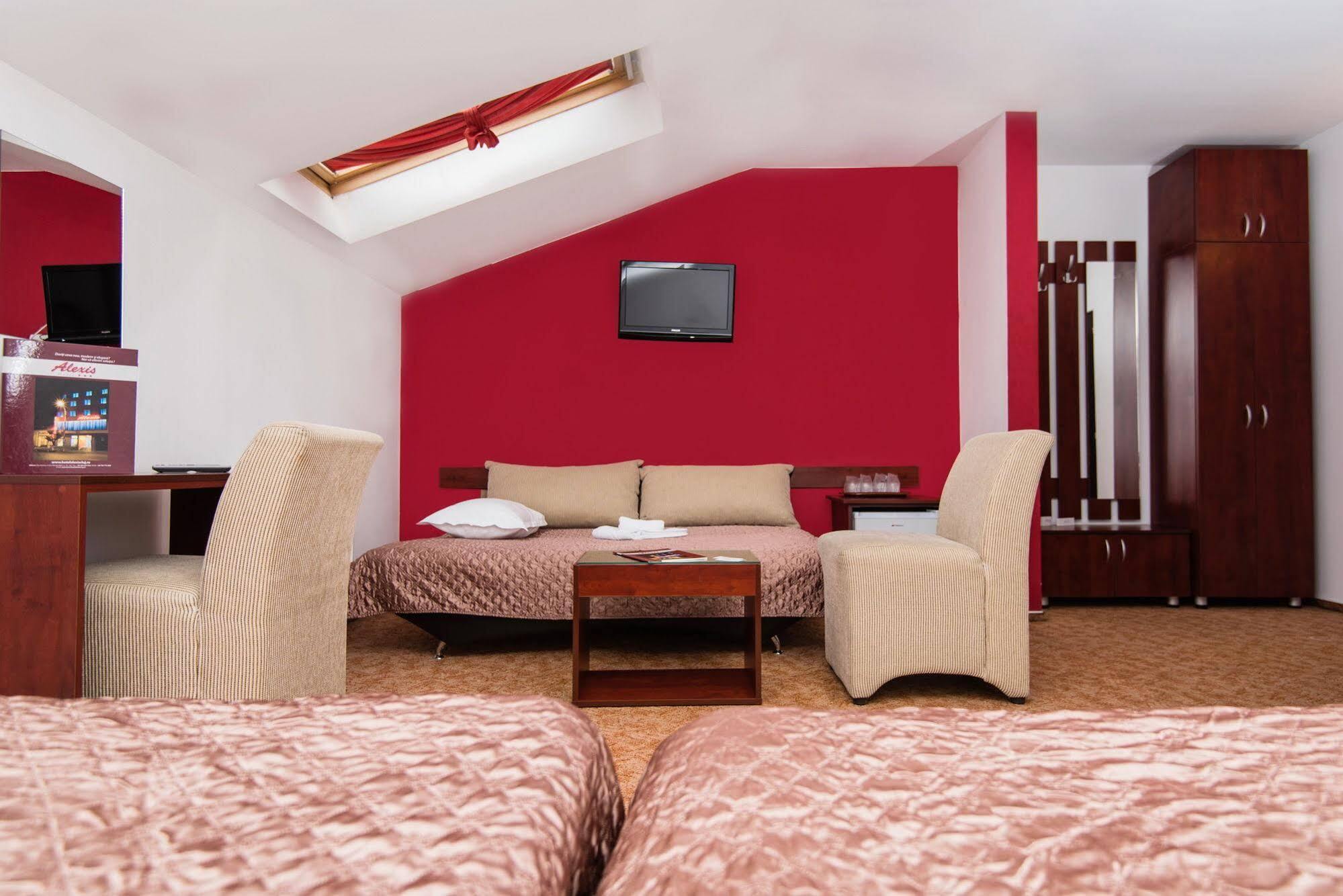 קלוז'-נאפוקה Hotel Alexis מראה חיצוני תמונה